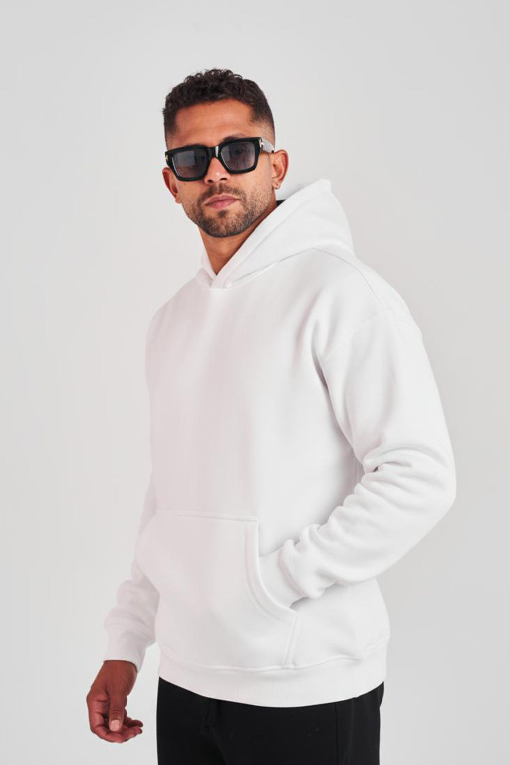 ESSENTIAL HOODIE