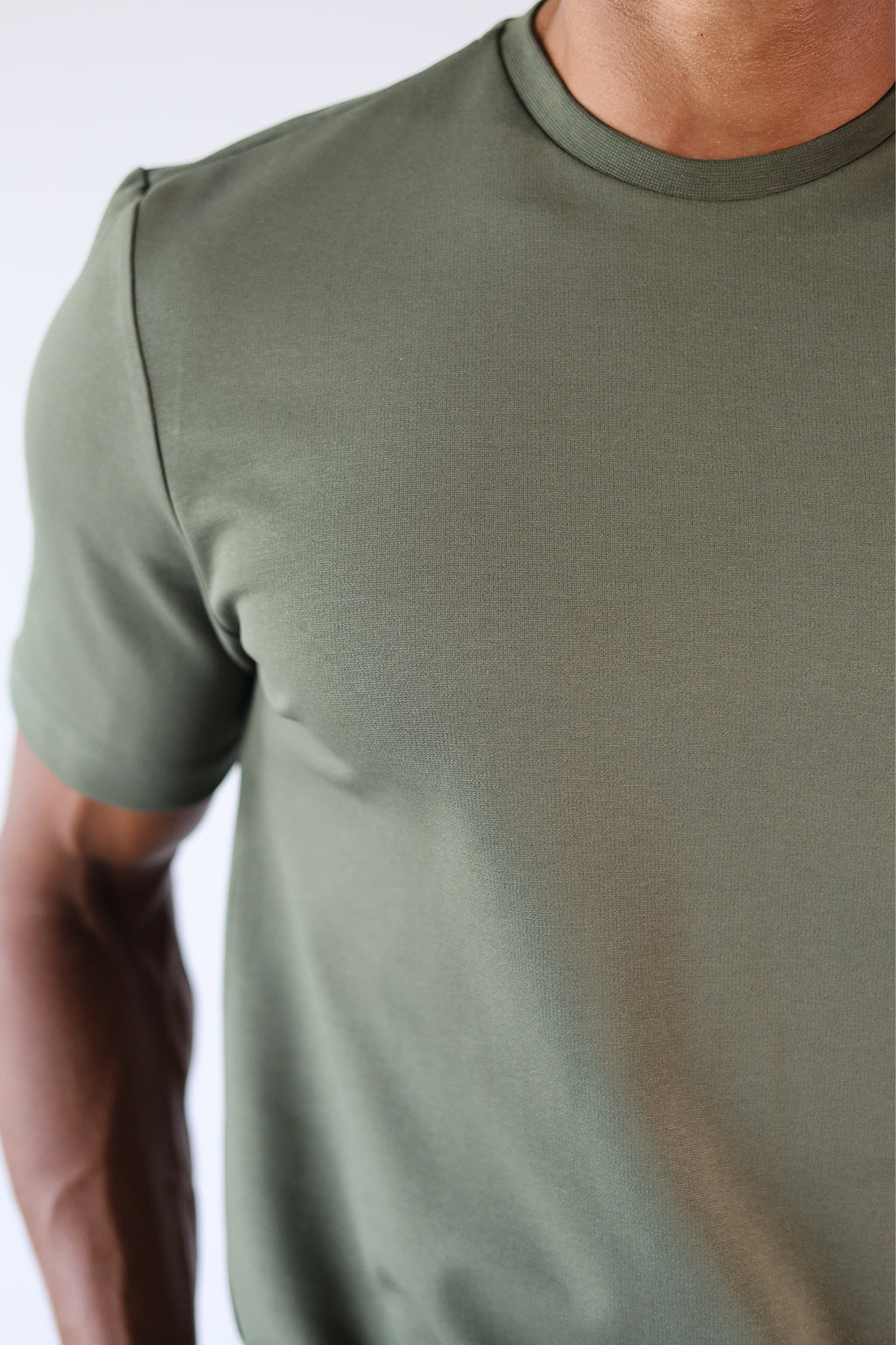 THE MODERN TAILORED TEE