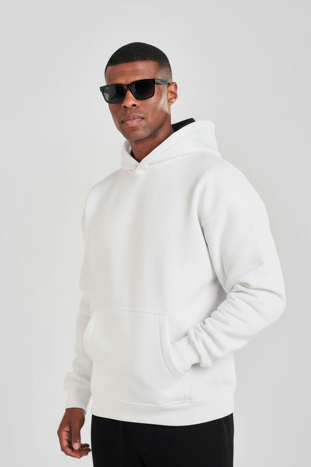ESSENTIAL HOODIE
