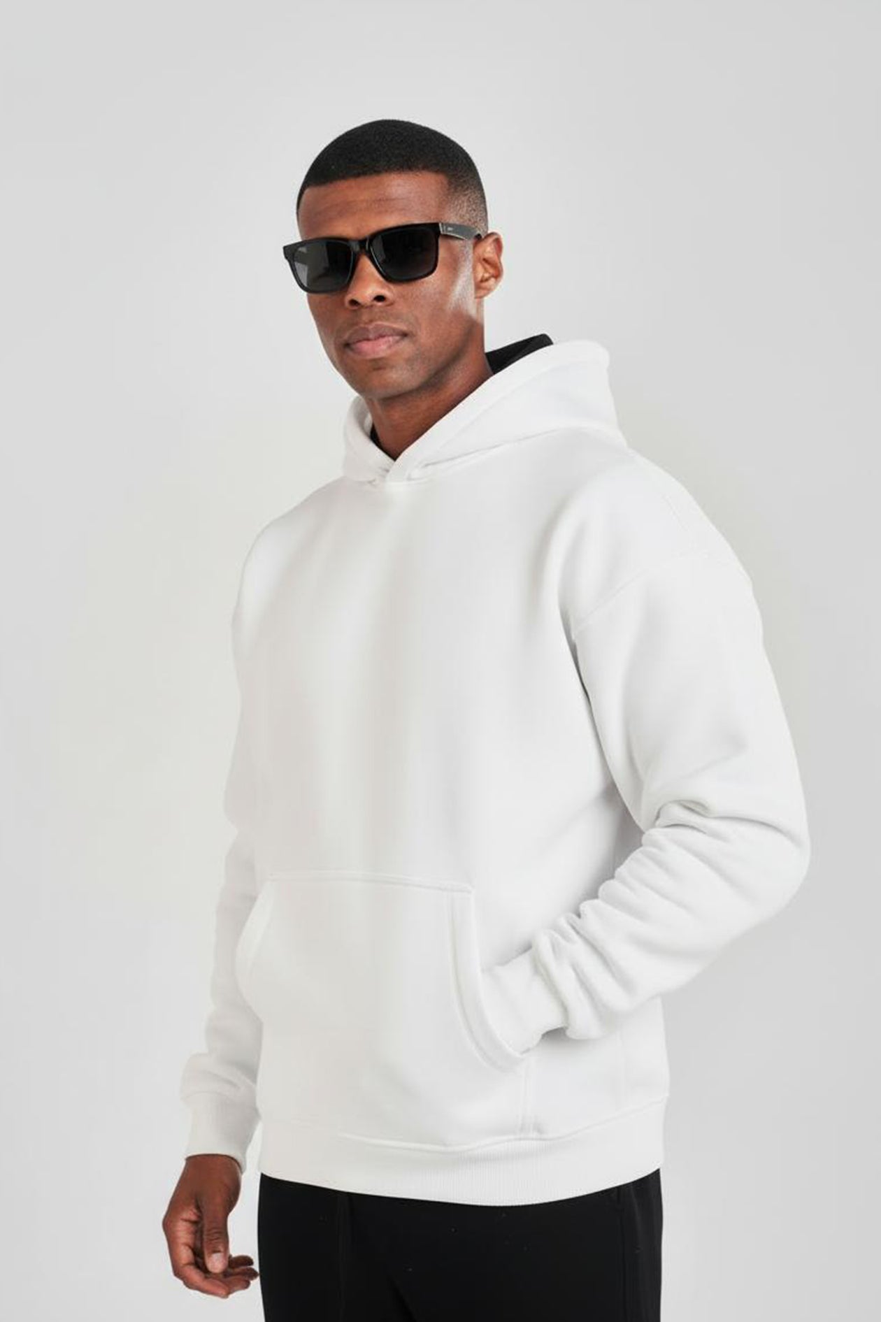 ESSENTIAL HOODIE