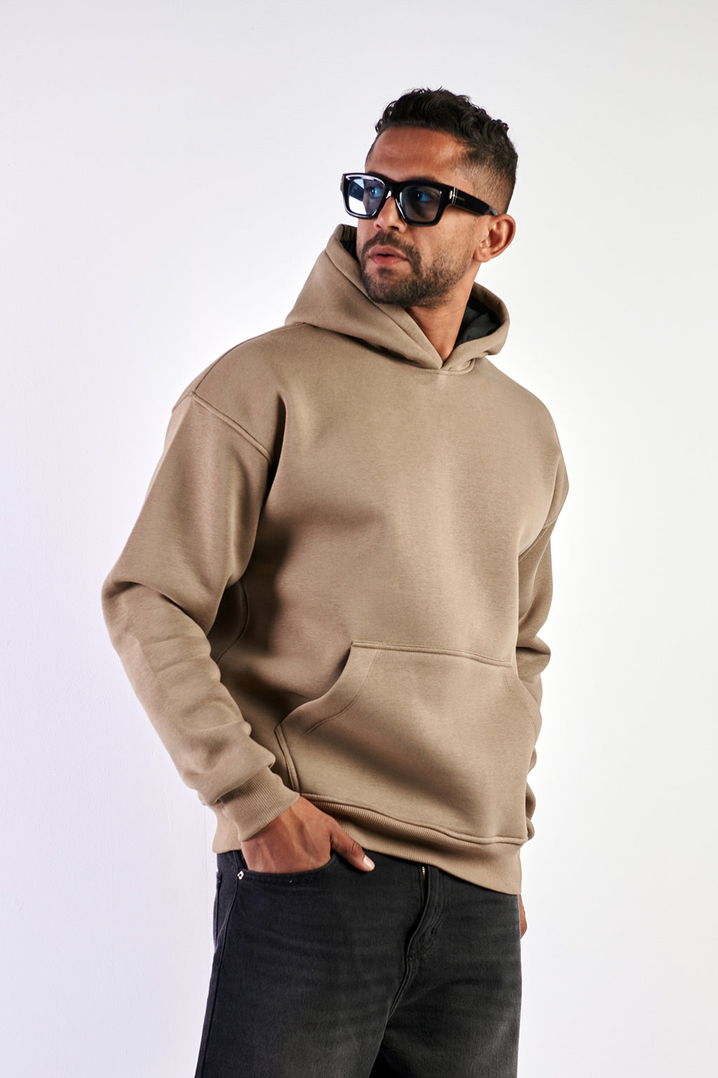ESSENTIAL HOODIE