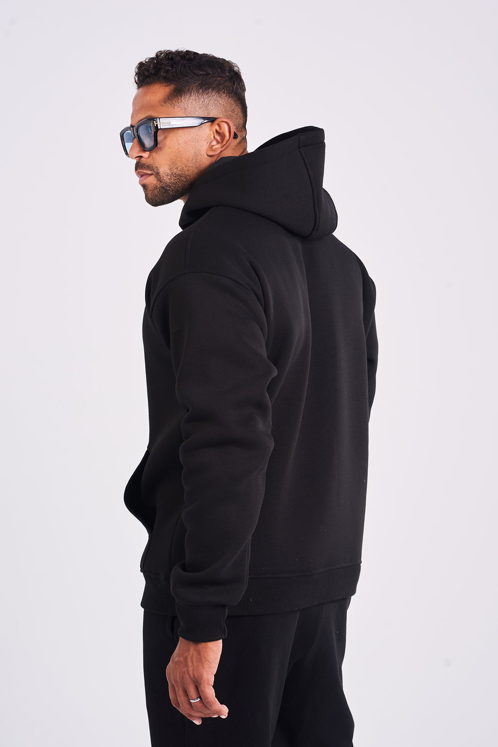 ESSENTIAL HOODIE