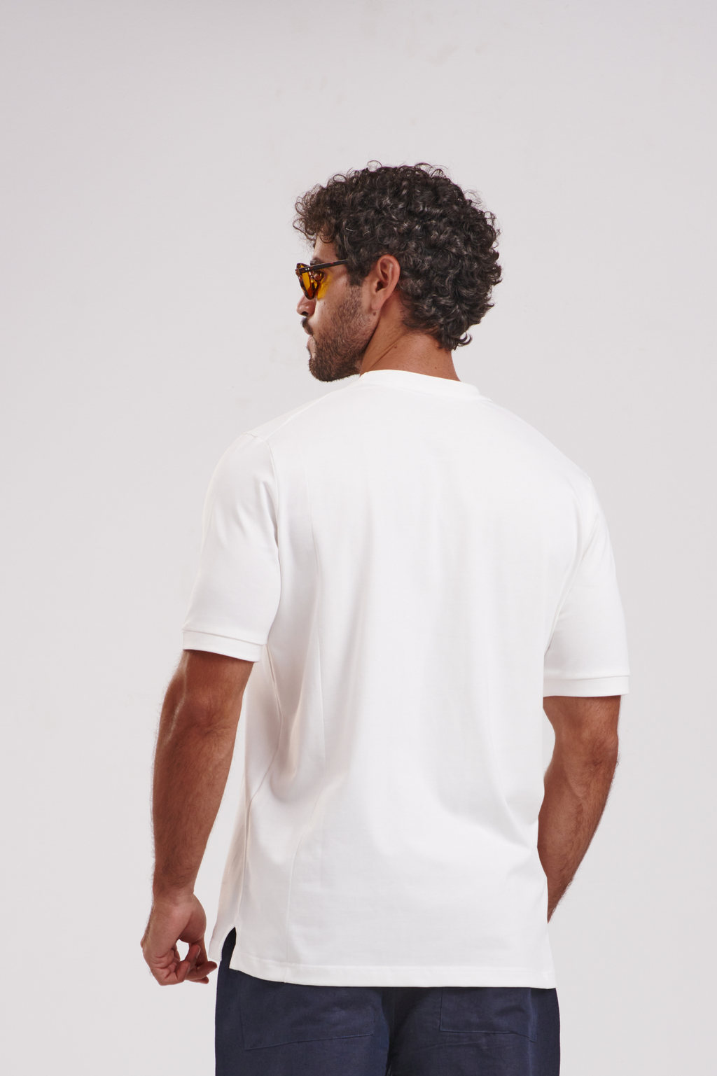 THE LIGHT FIT TEE