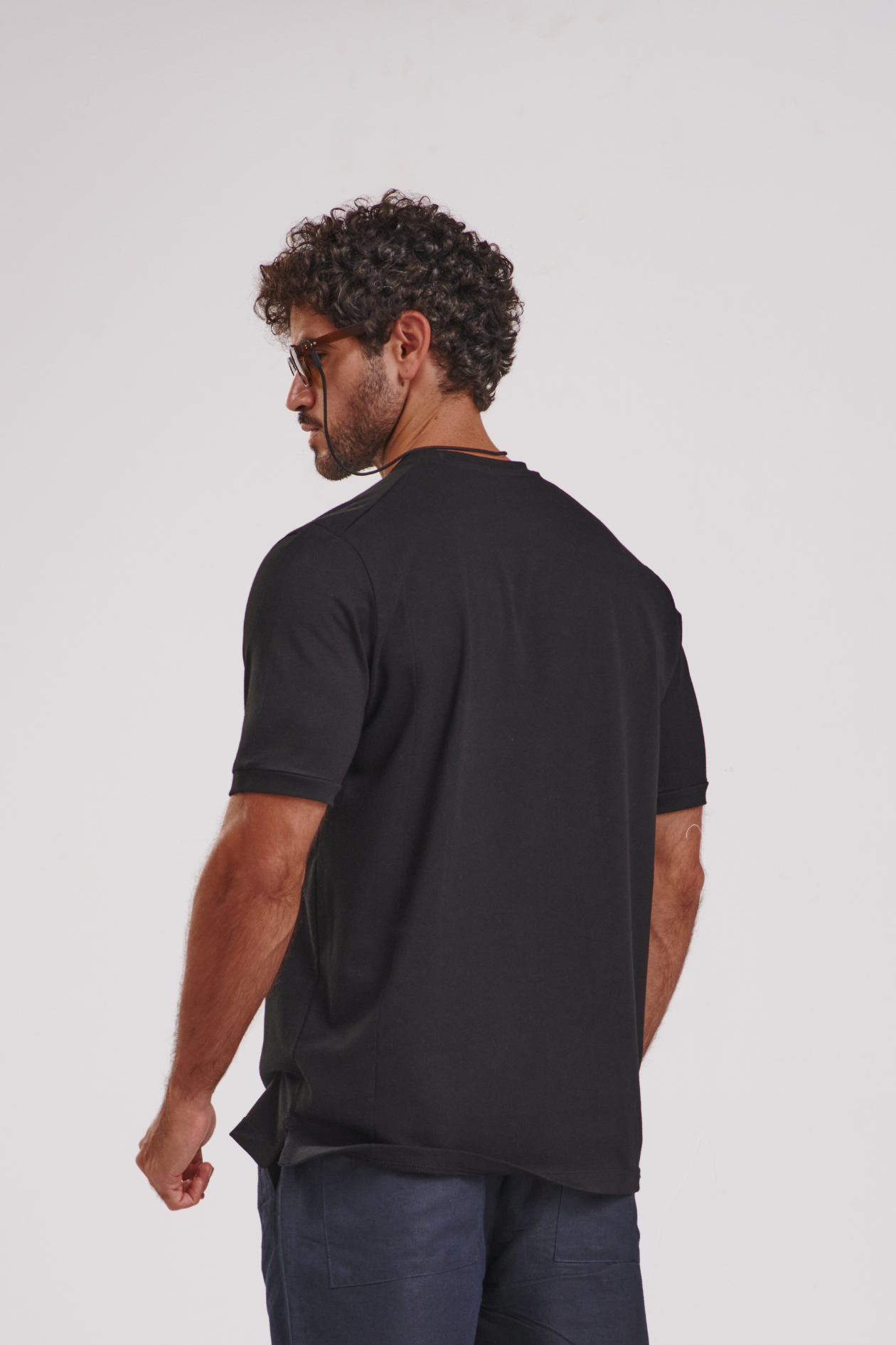 THE LIGHT FIT TEE