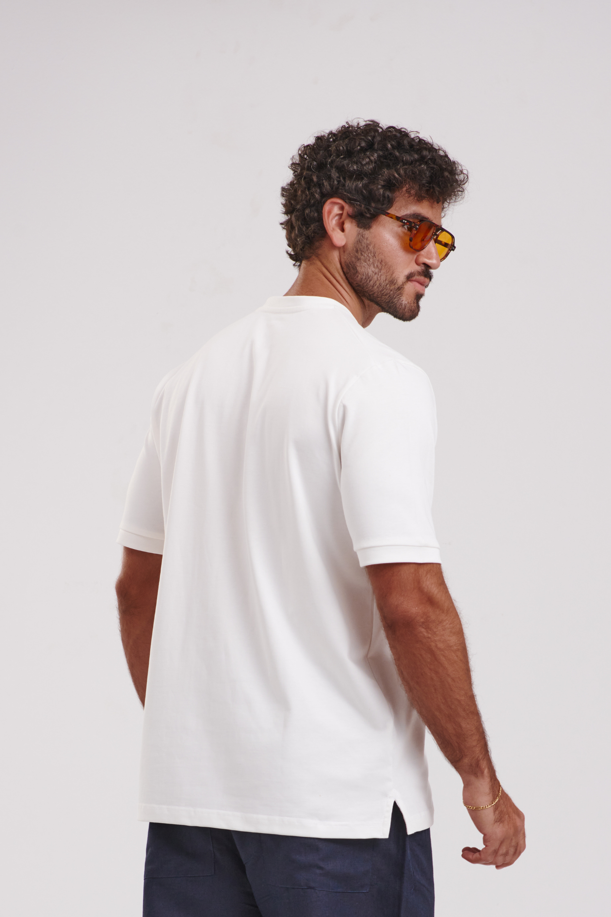 THE LIGHT FIT TEE