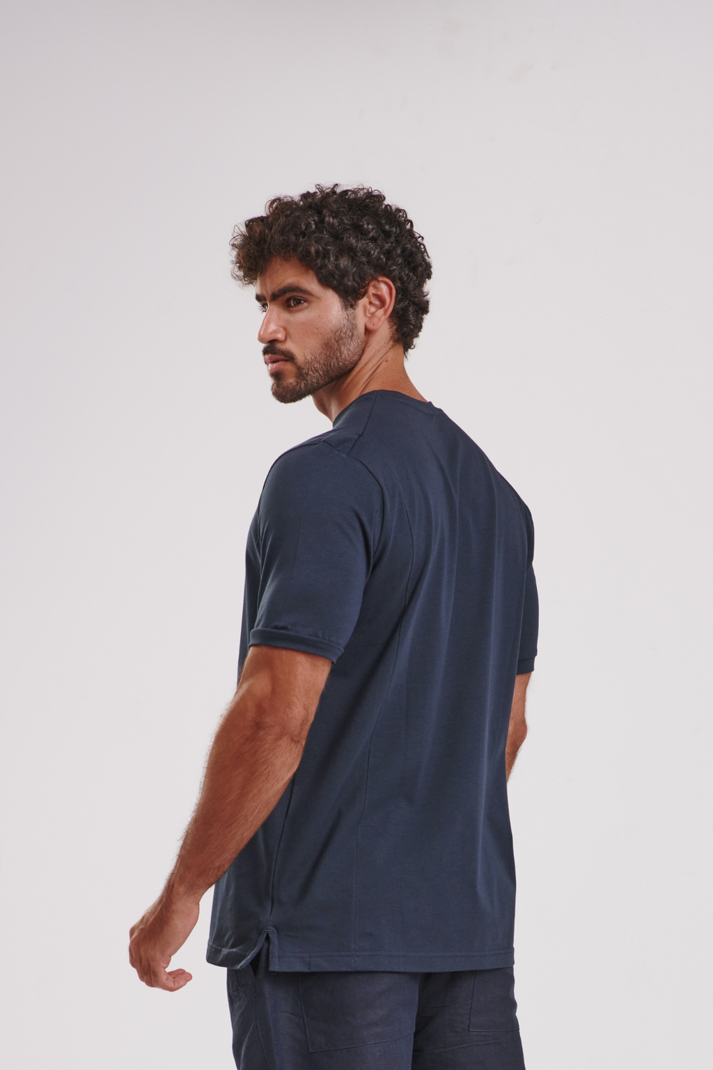 THE LIGHT FIT TEE