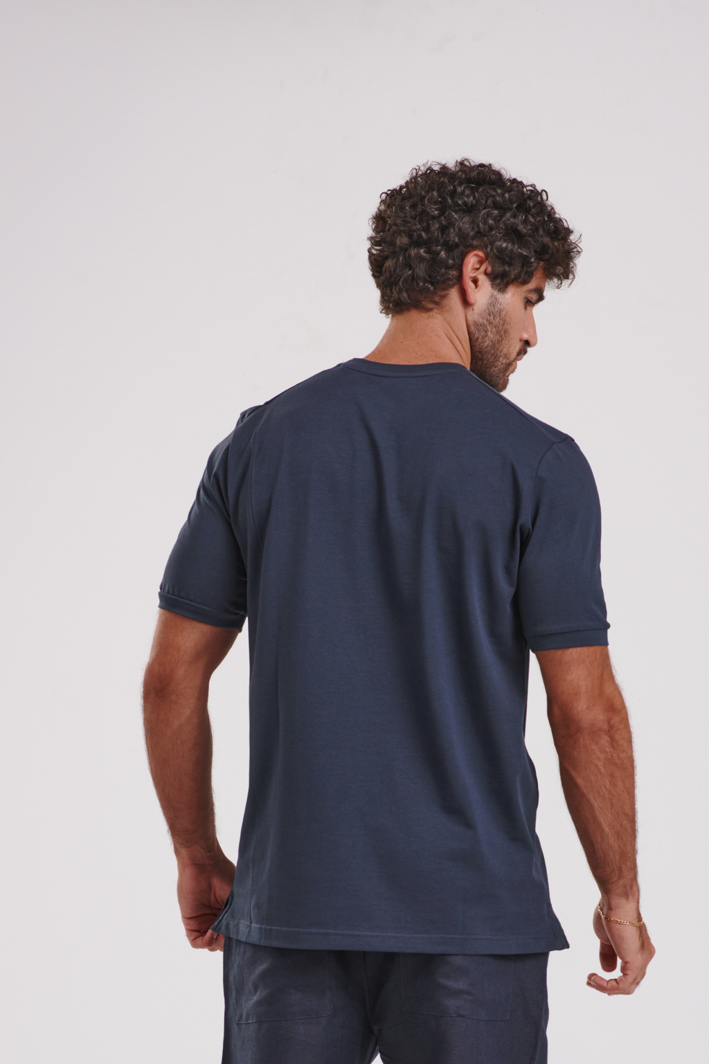 THE LIGHT FIT TEE