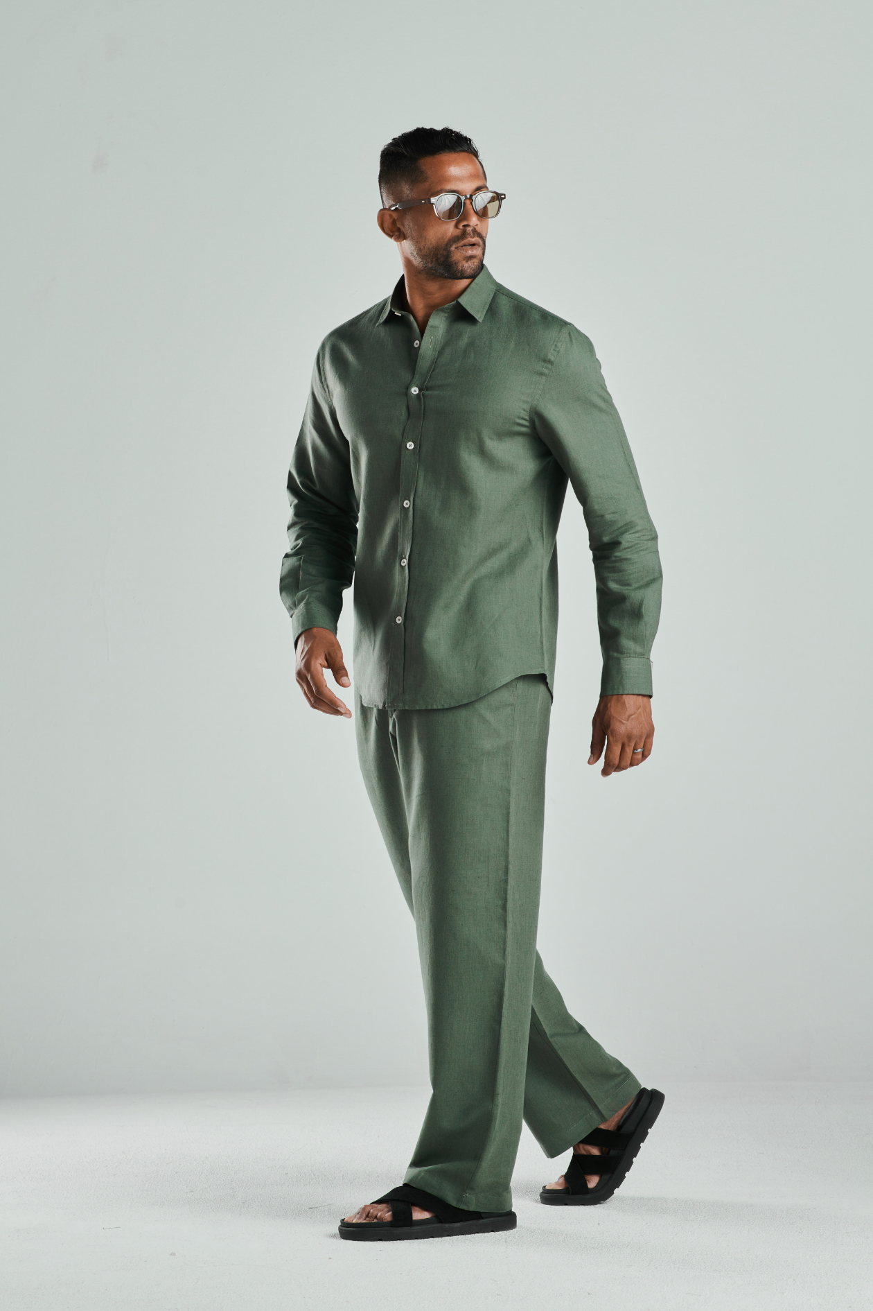 THE LINEN SET